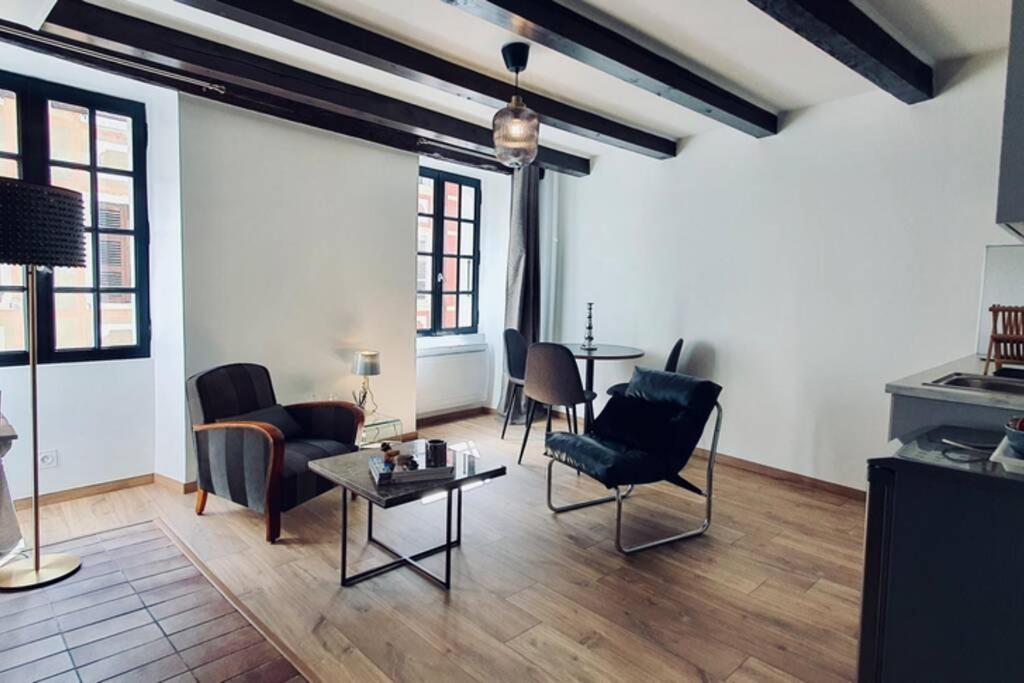 Le Carnot 2 Etoiles Hypercentre Vieille Ville Annecy Luaran gambar